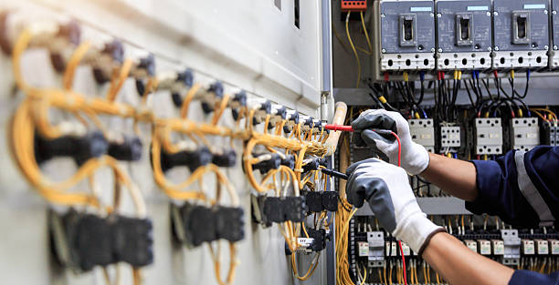 Professional Electrician technician working in Pinellas Park, FL